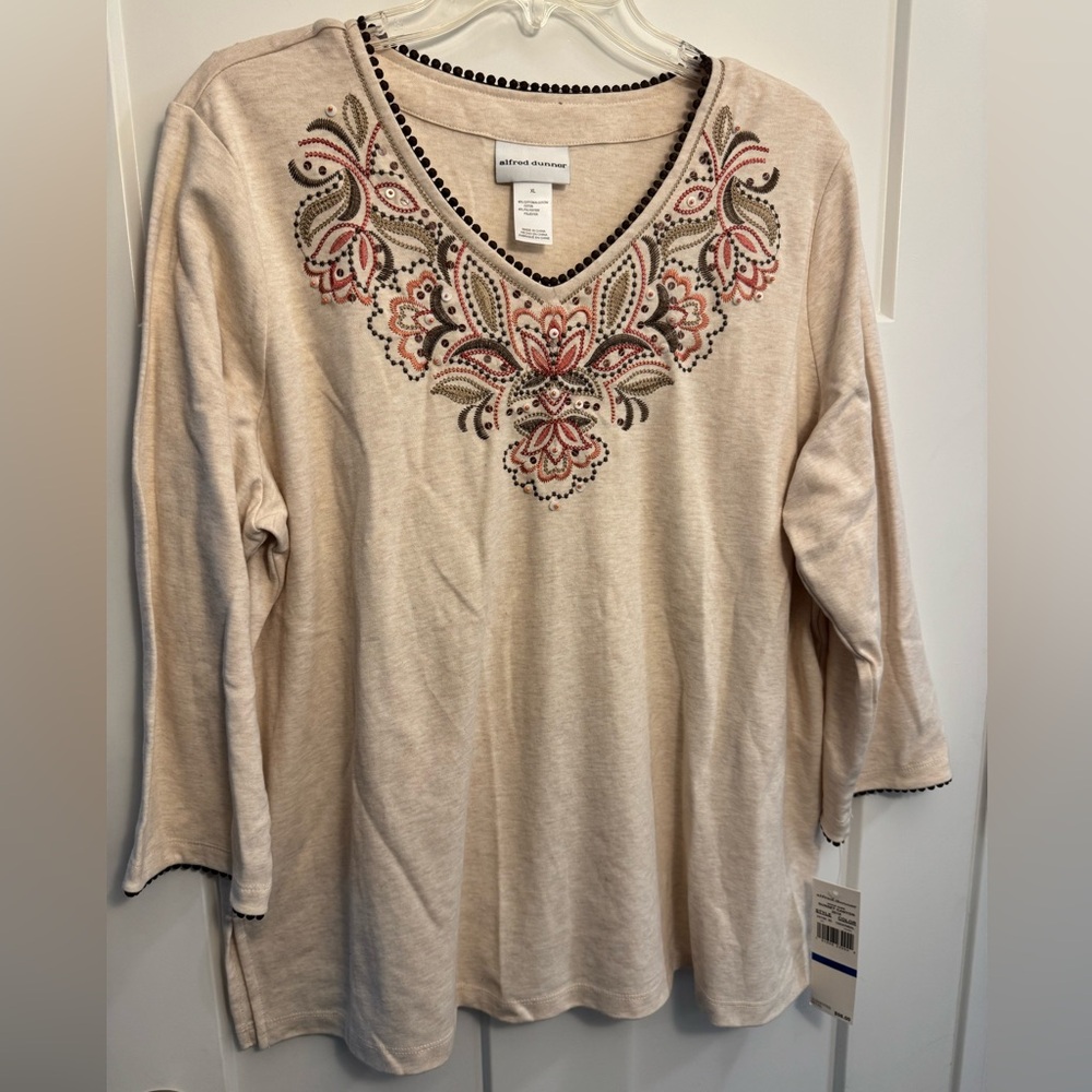 NWT Alfred Dunner Embroidered Tan V-Neck Knit Top Size Extra Large